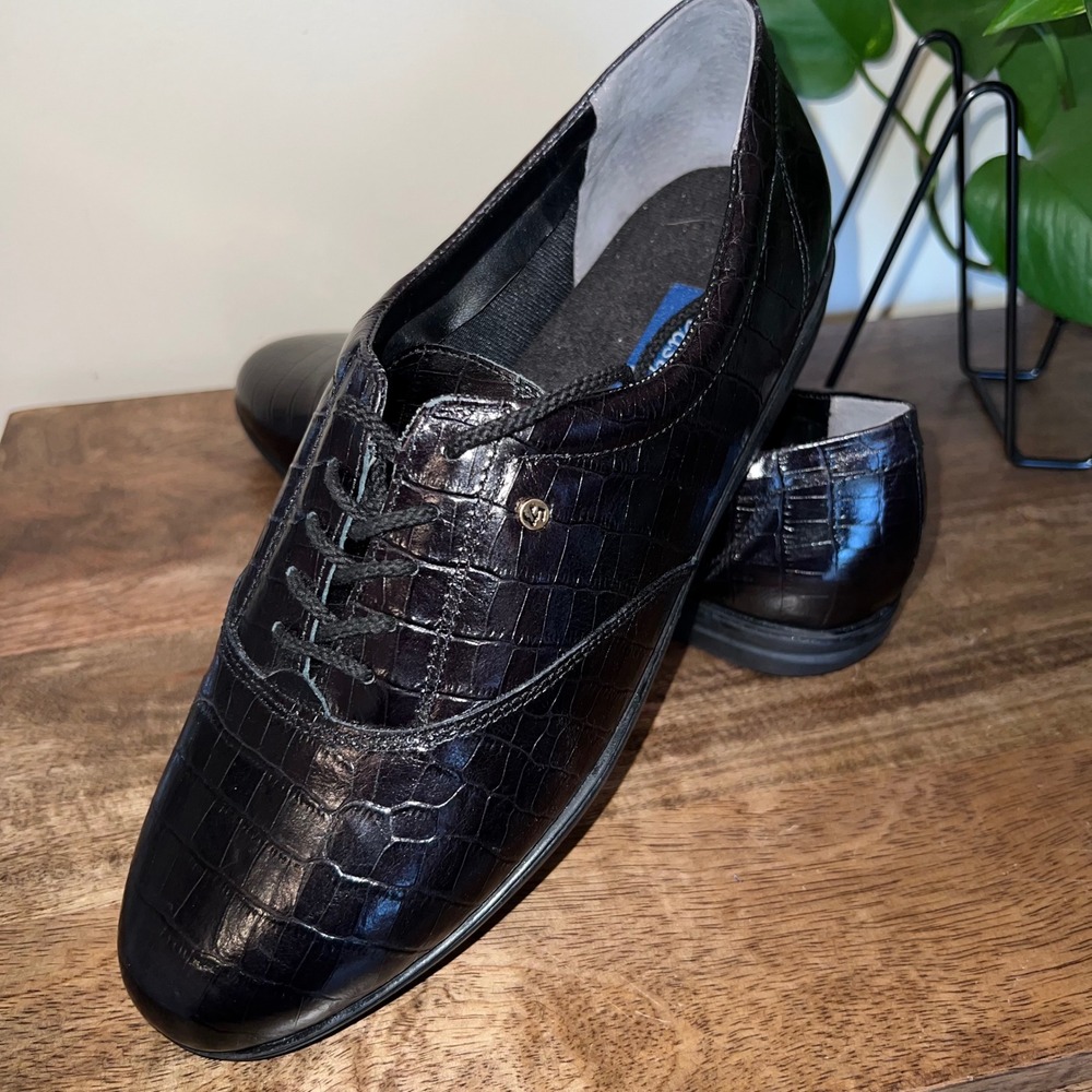 Easy Spirit Avienta Womens 9D/B Lace Up Leather Loafers Black Embossed Comfort
